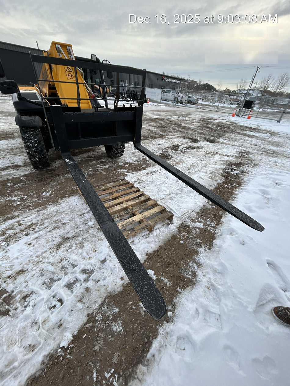 2025 ARROW MATERIAL HANDLING 60" Pallet Forks - Arrow