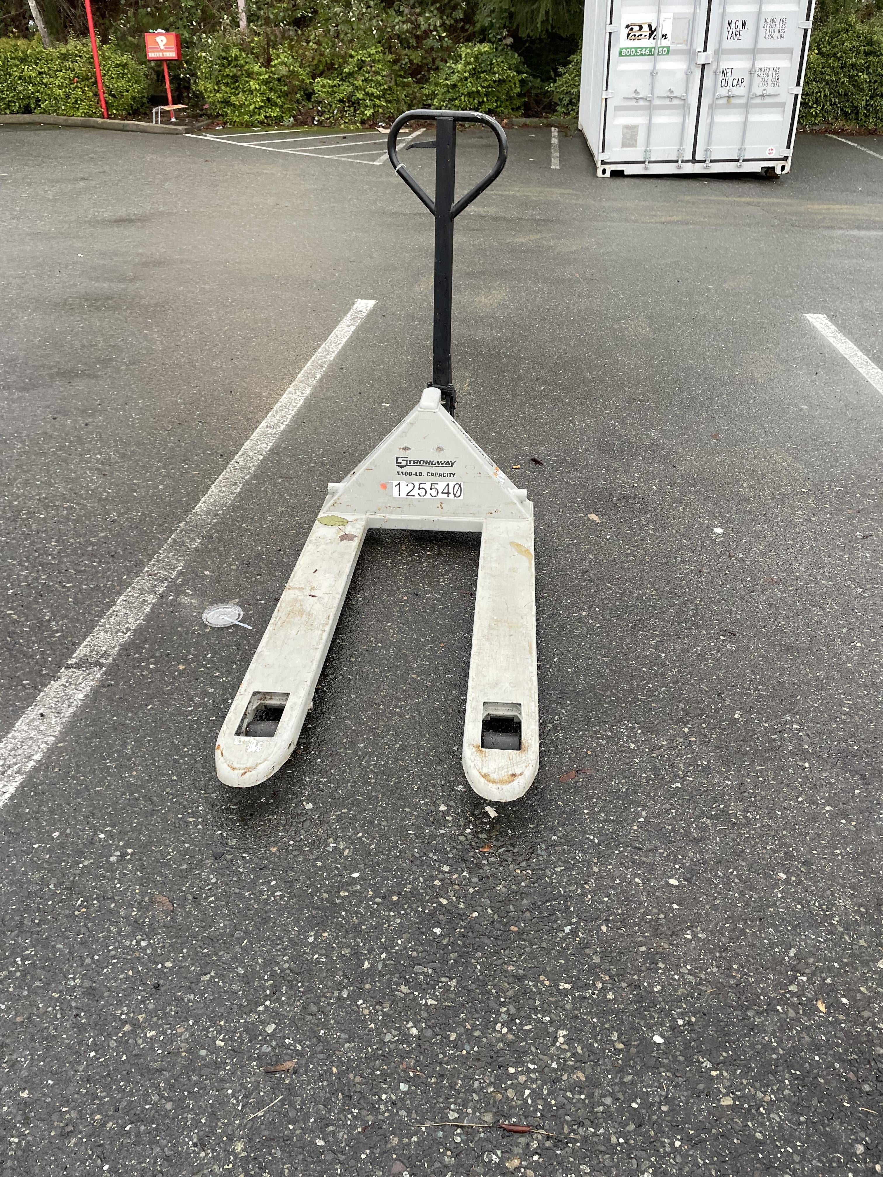 2021 STRONGWAY 4400 lb Pallet Jack