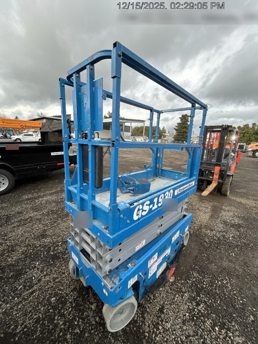 2020 Genie GS-1930 Solid Non Marking Tires, Beacon, Folding rails with half height swing gate, 800W Inverter