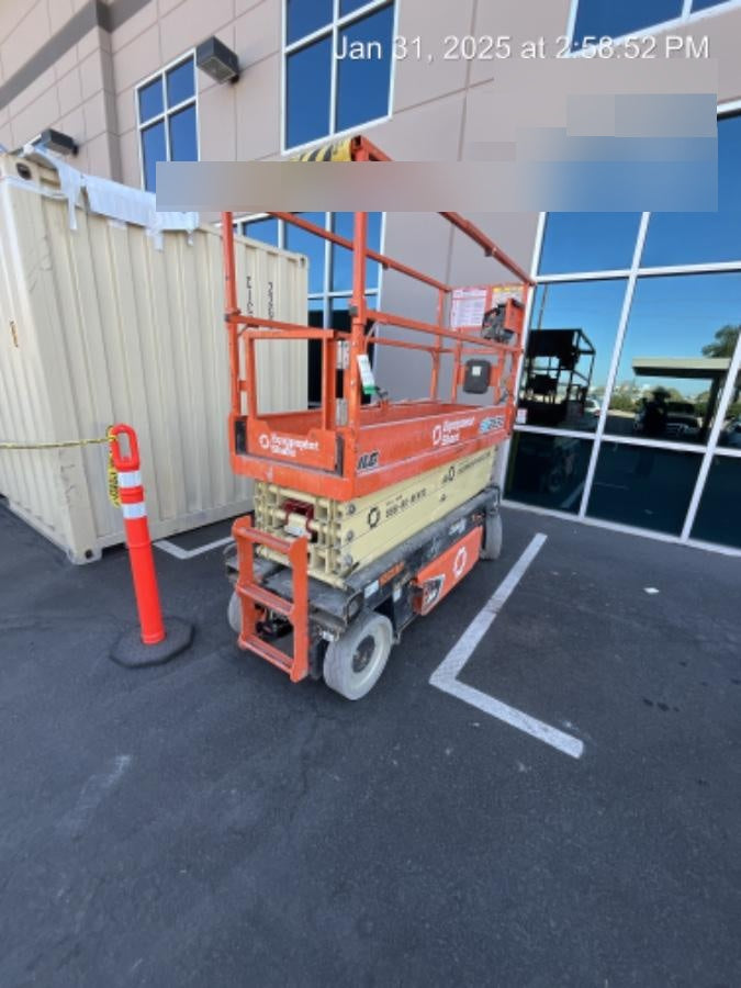2022 JLG ES2632