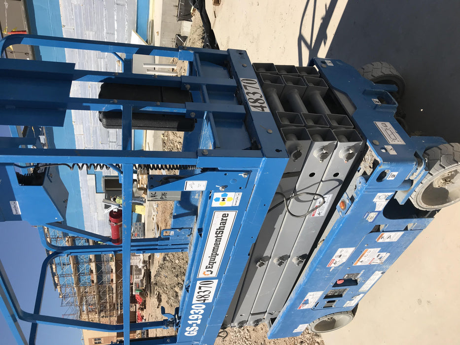 2019 Genie GS-1930 Fixed rails with chain Entry