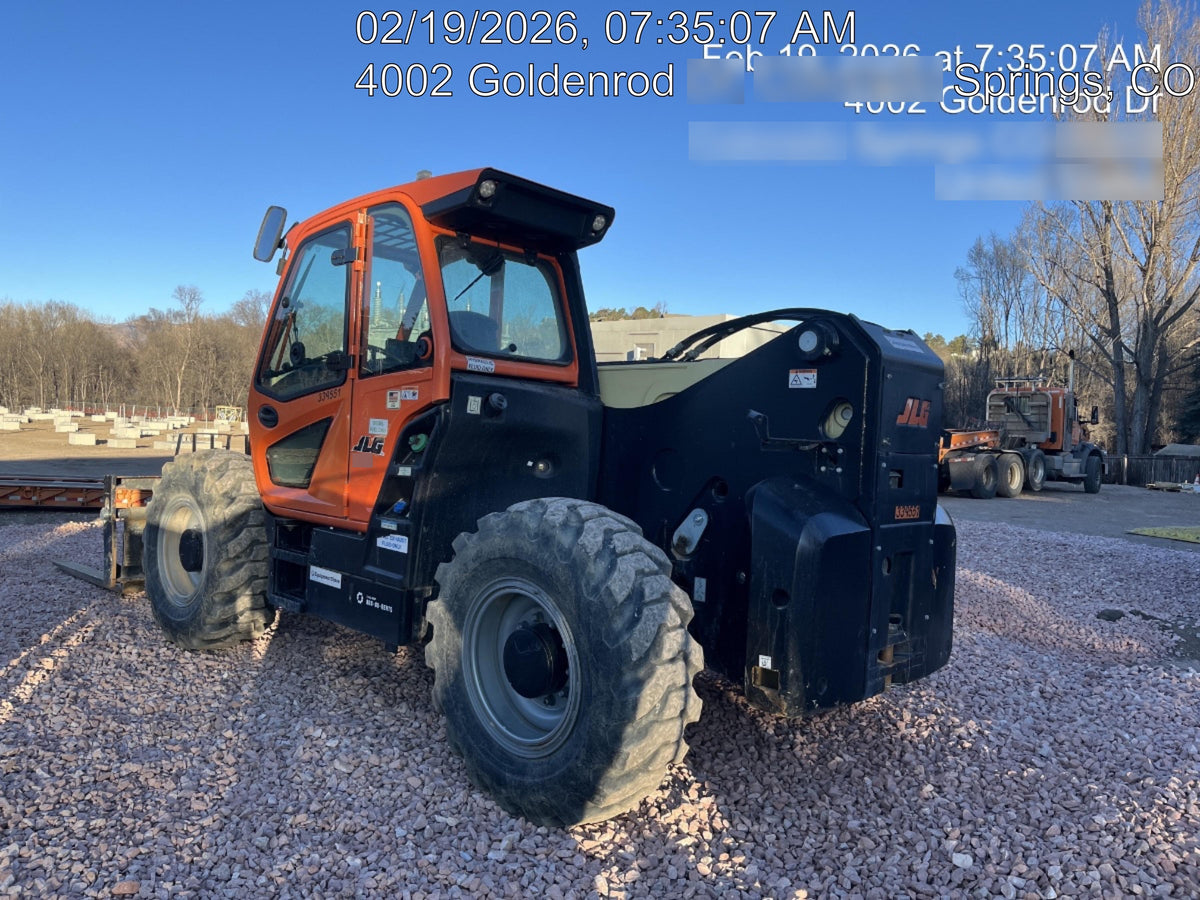 2023 JLG 1732