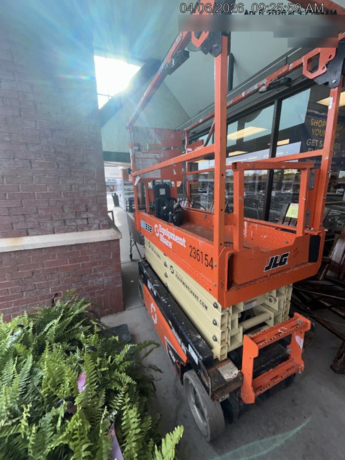 2022 JLG ES1932
