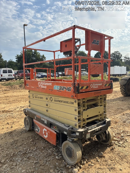 2022 JLG ES3246