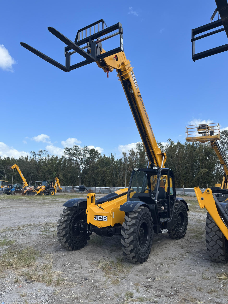 2024 JCB 509-42