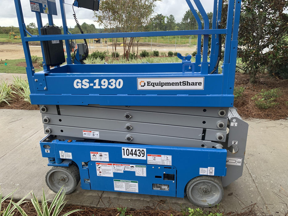 2020 Genie GS-1930 Fixed rails with chain entry gate - Pre A92.20