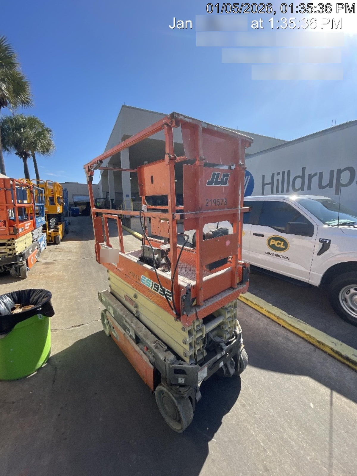 2022 JLG ES1932