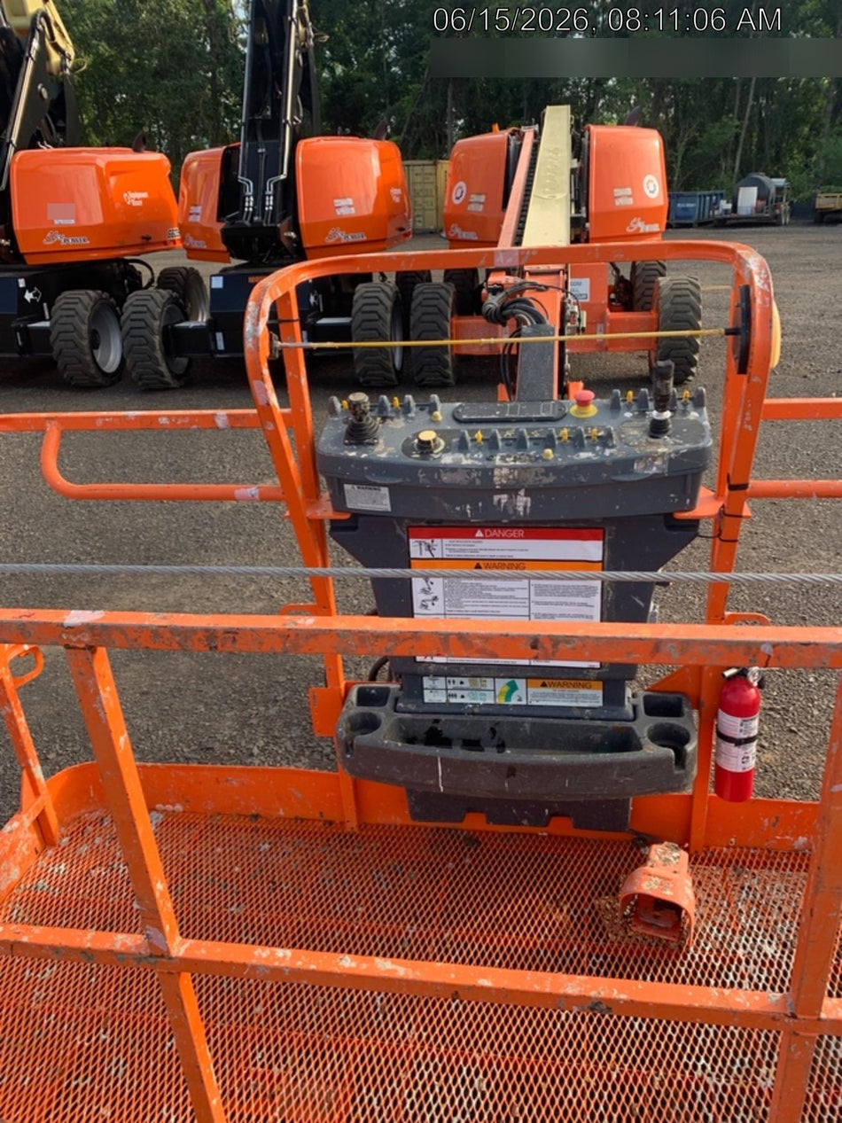 2023 JLG 660SJ