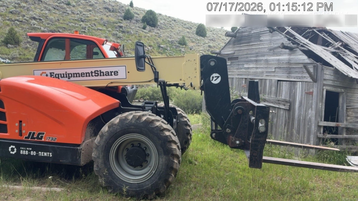 2023 JLG 1732