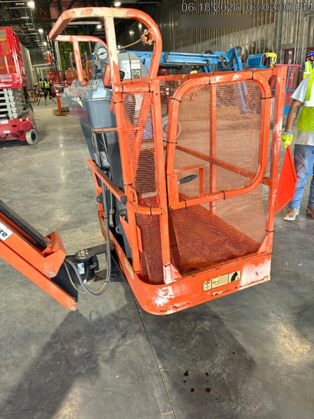 2019 JLG E300AJP