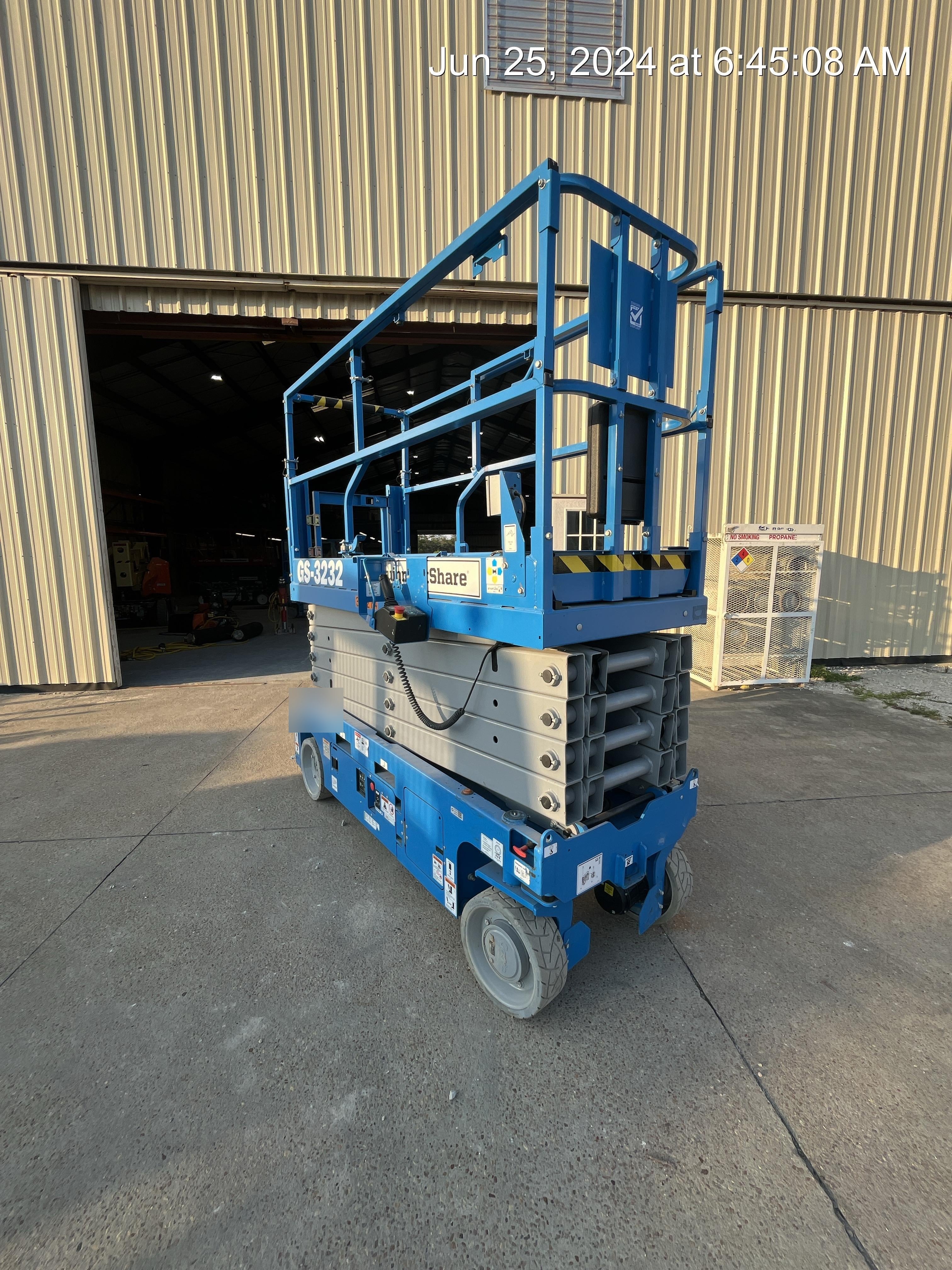 2023 GENIE GS-3232