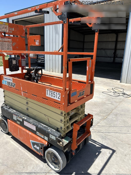 2021 JLG ES1932