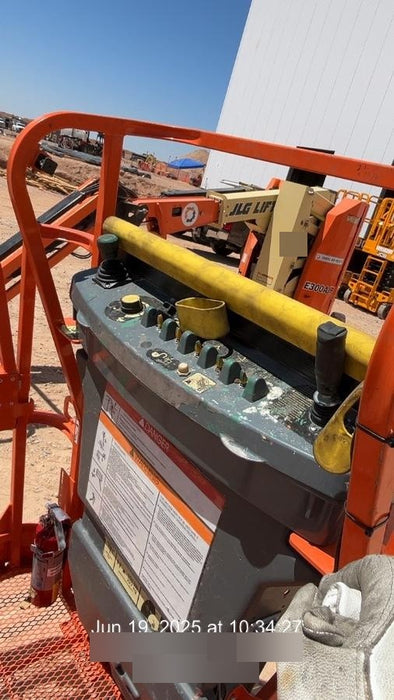 2019 JLG E400AJPN