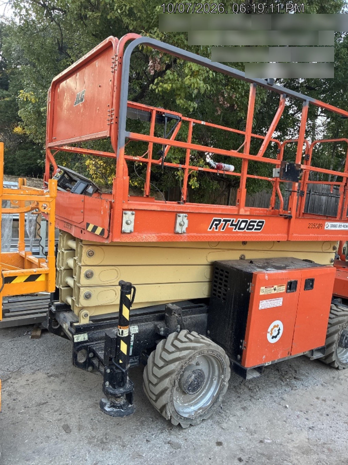 2022 JLG RT4069