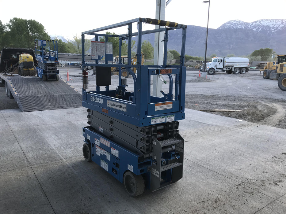 2020 Genie GS-1930 Solid Non Marking Tires, Beacon, Folding rails with half height swing gate