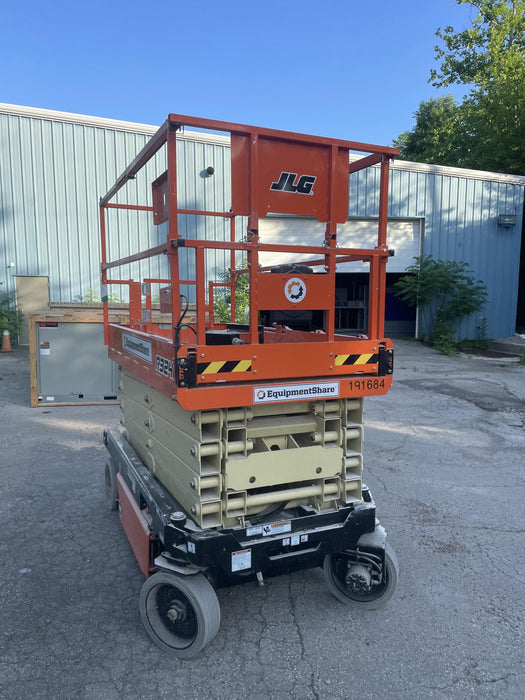 2021 JLG R3246