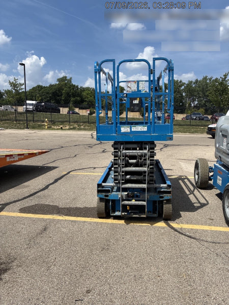2019 Genie GS-4047 Folding rails with half height swing gate