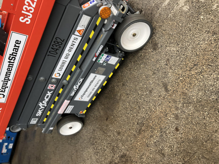 2020 Skyjack SJIII-3226 Solid NM Tires, Half height spring hinged entry gate, Dual Beacons