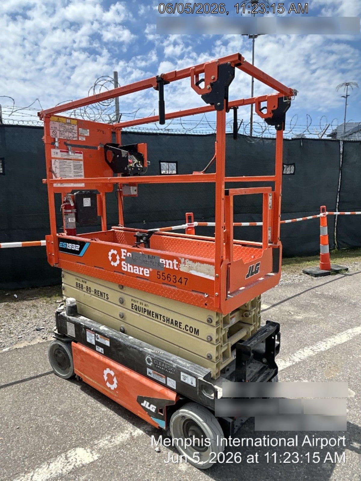 2025 JLG ES1932
