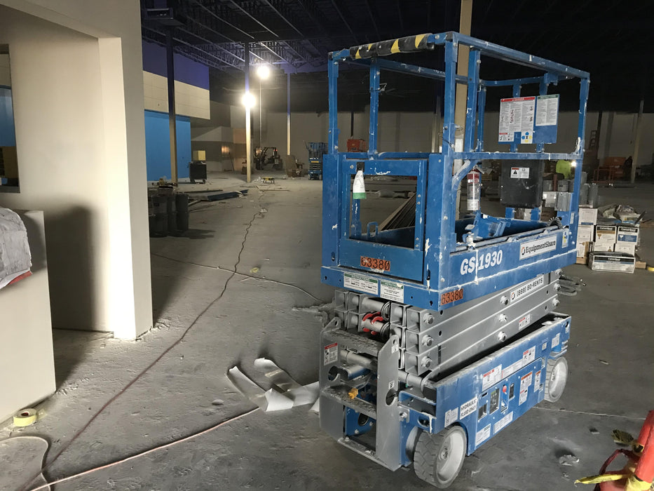 2020 Genie GS-1930 Solid Non Marking Tires, Beacon, Folding rails with half height swing gate