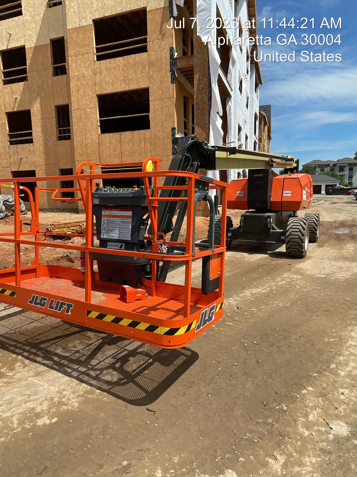 2023 JLG 800AJ