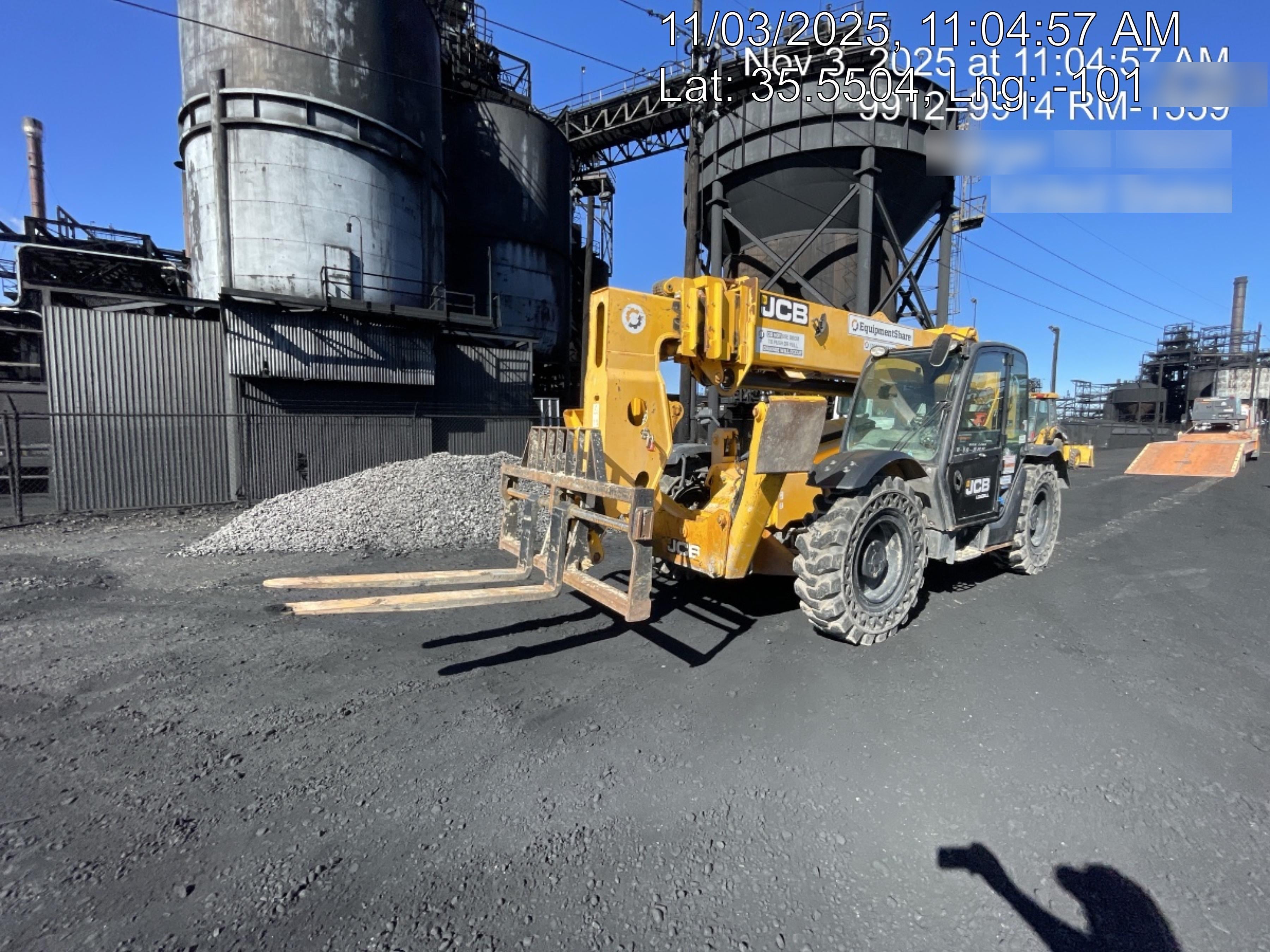 2019 JCB 512-56 109 HP w/CAB/HVAC, Beacon, Aux Hydraulics, Worklights, Solid Tires w/60" Carriage/Forks