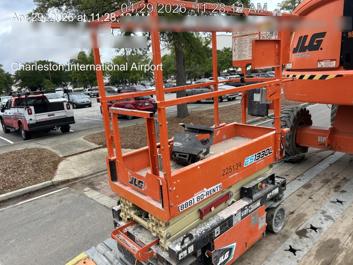 2022 JLG ES1330L