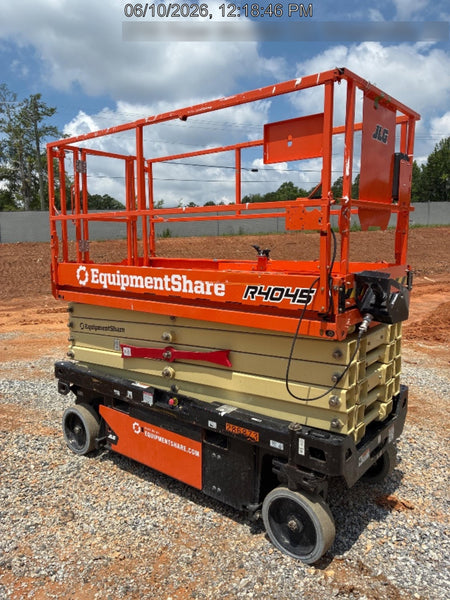 2022 JLG R4045