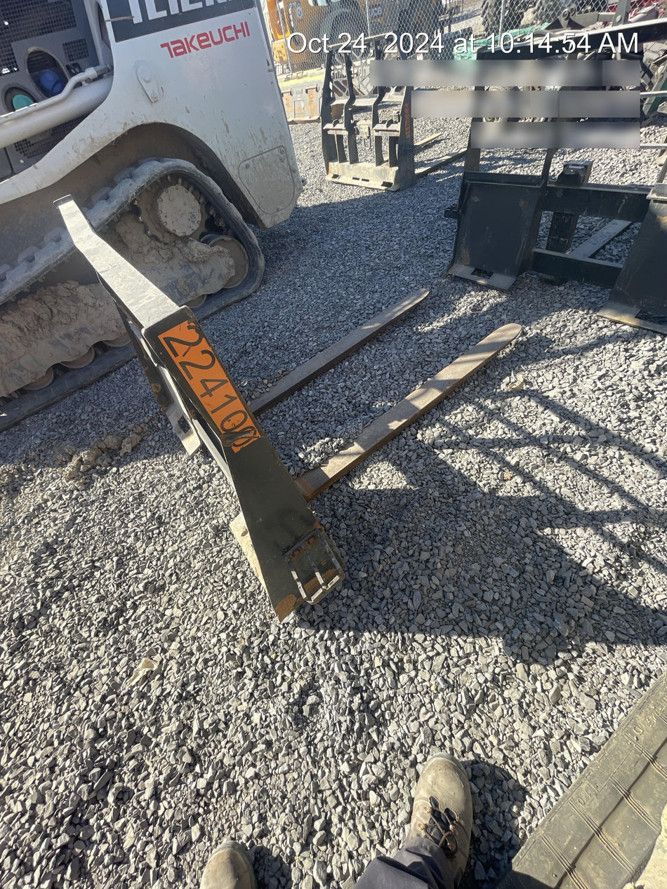 2022 ARROW MATERIAL HANDLING 48" Pallet Forks - Arrow
