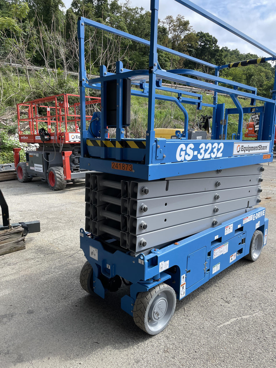 2022 GENIE GS-3232