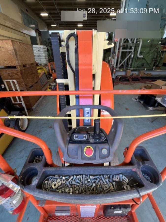 2022 JLG 26E