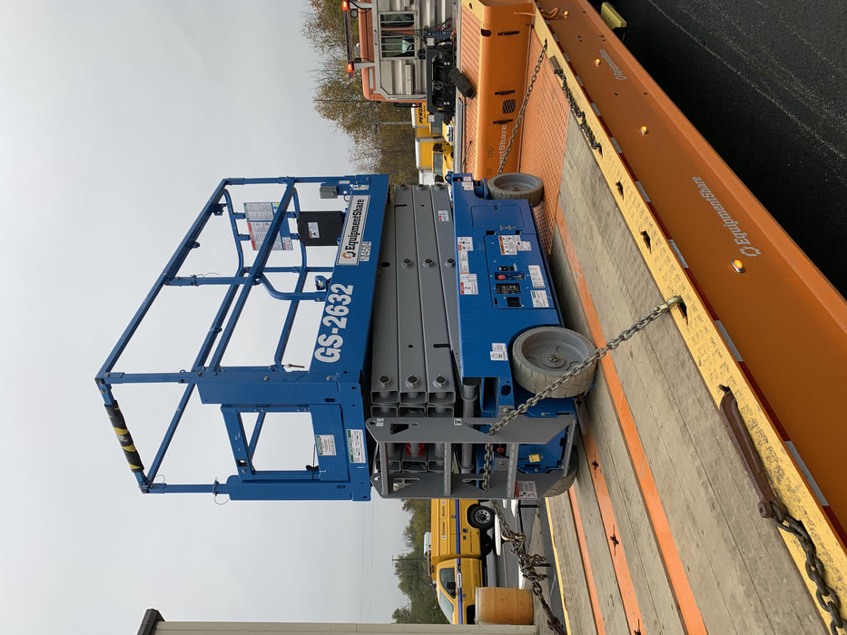 2020 Genie GS-2632 Solid NM Tires, Folding Rails with Half-Height Swing Gate, Beacon