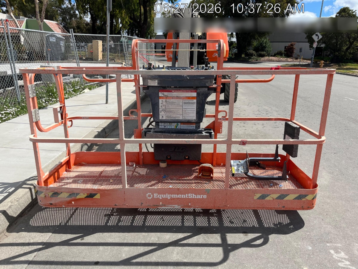 2025 JLG 660SJ