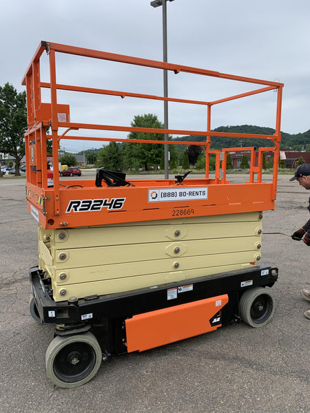 2022 JLG R3246