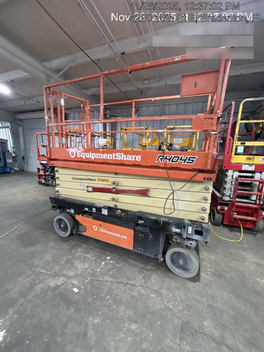 2022 JLG R4045