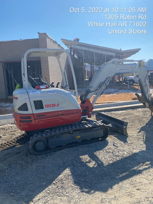 2022 TAKEUCHI TB235-2R