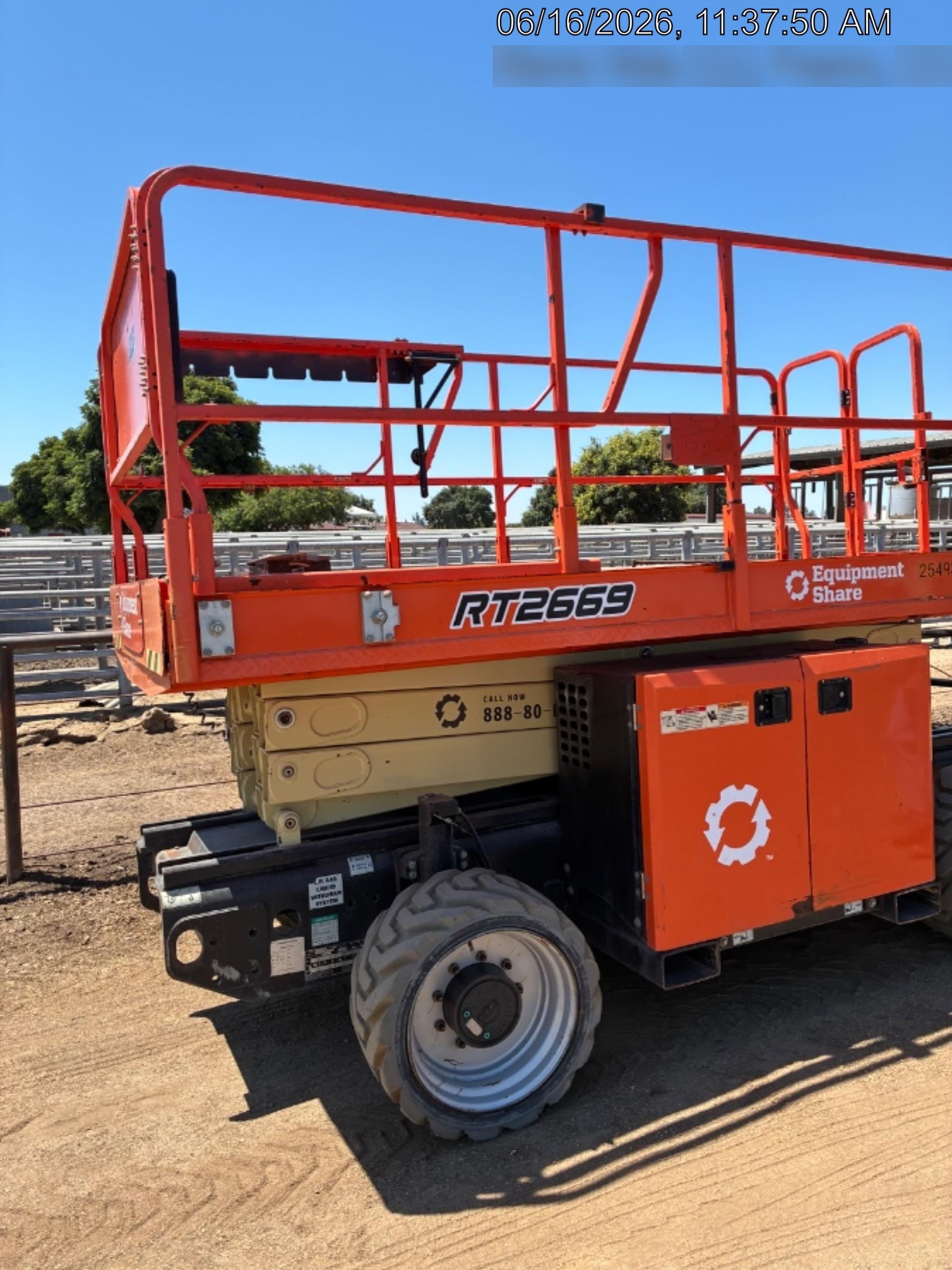 2022 JLG RT2669