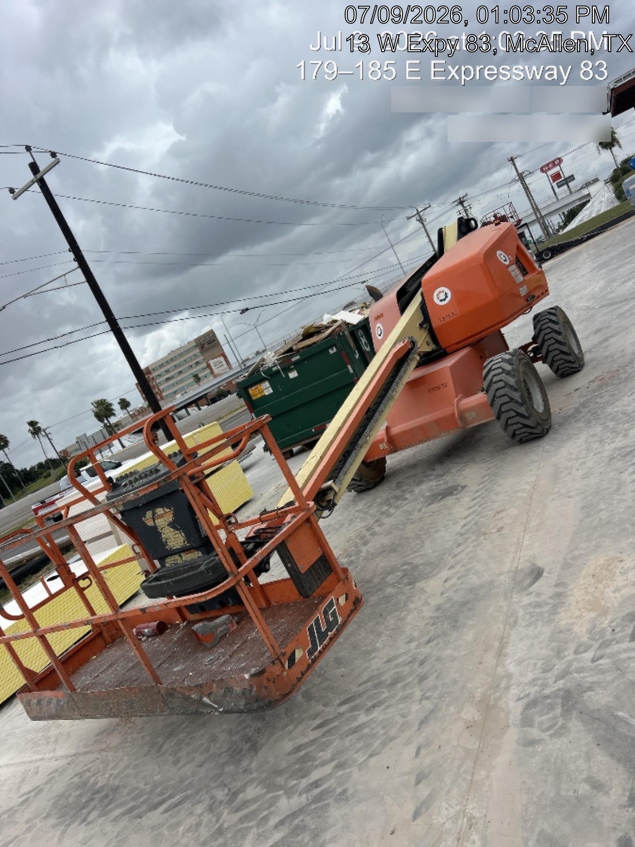2021 JLG 400S