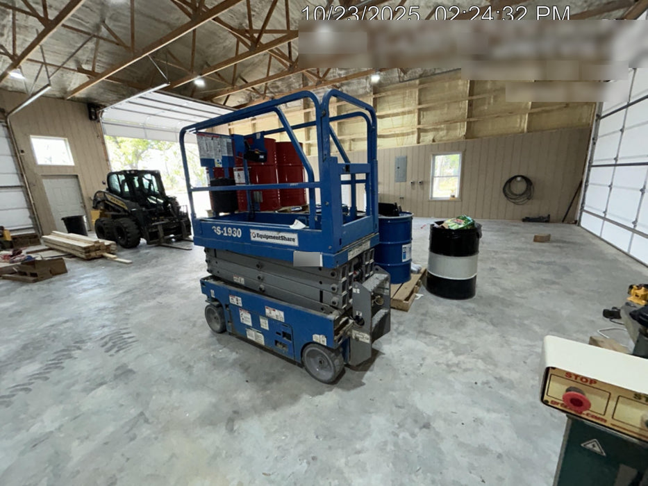 2020 Genie GS-1930 Solid Non Marking Tires, Beacon, Folding rails with half height swing gate