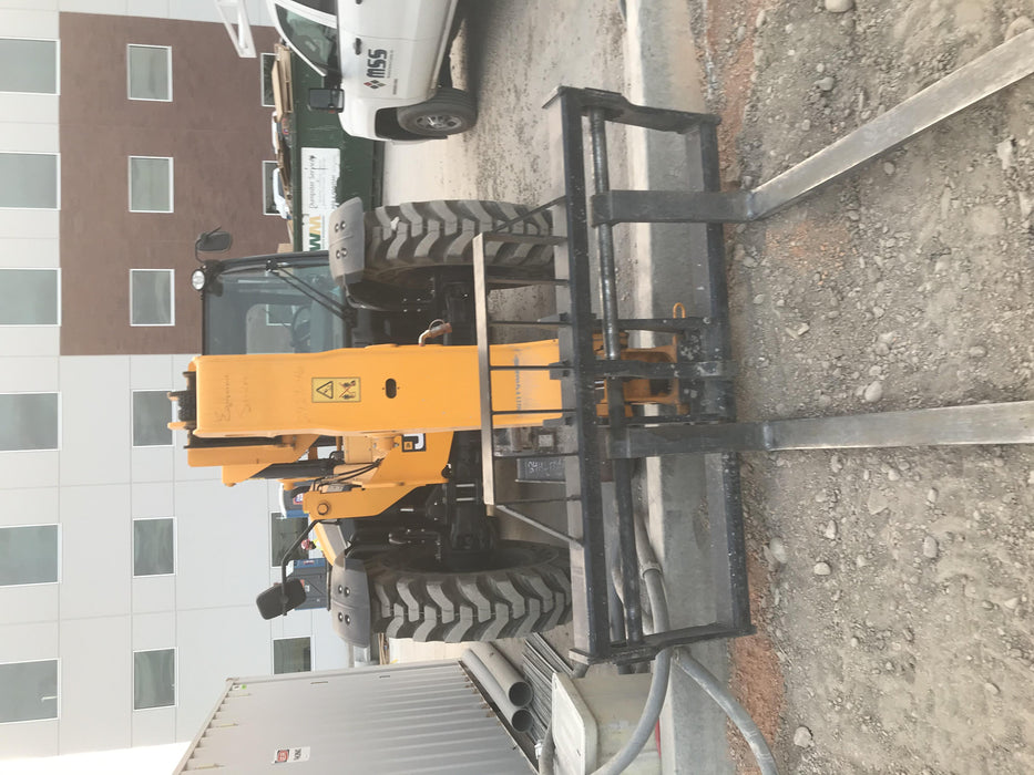 2020 Genie GS-2632 Solid NM Tires, Folding Rails with Half-Height Swing Gate, Beacon