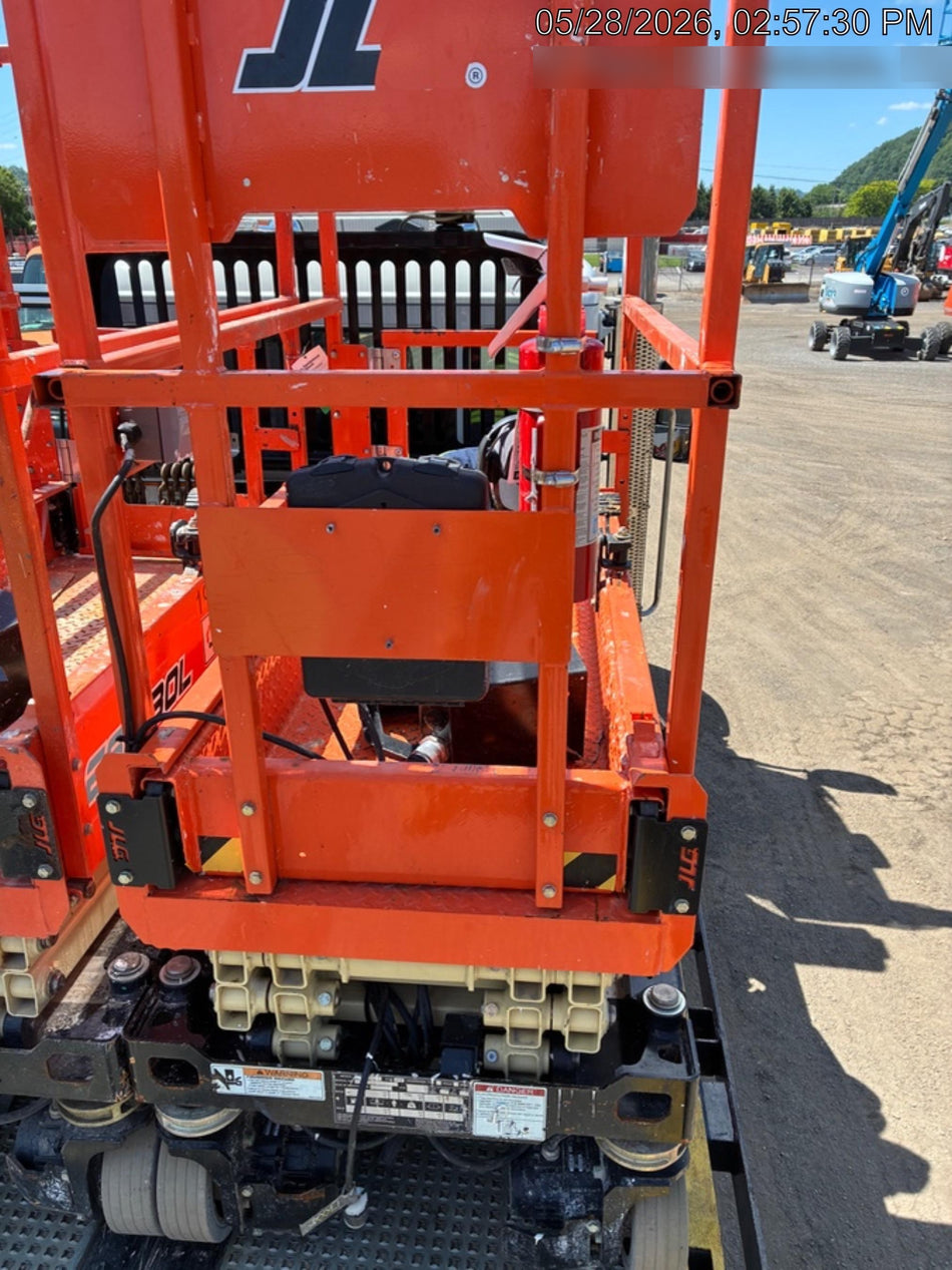 2022 JLG ES1330L