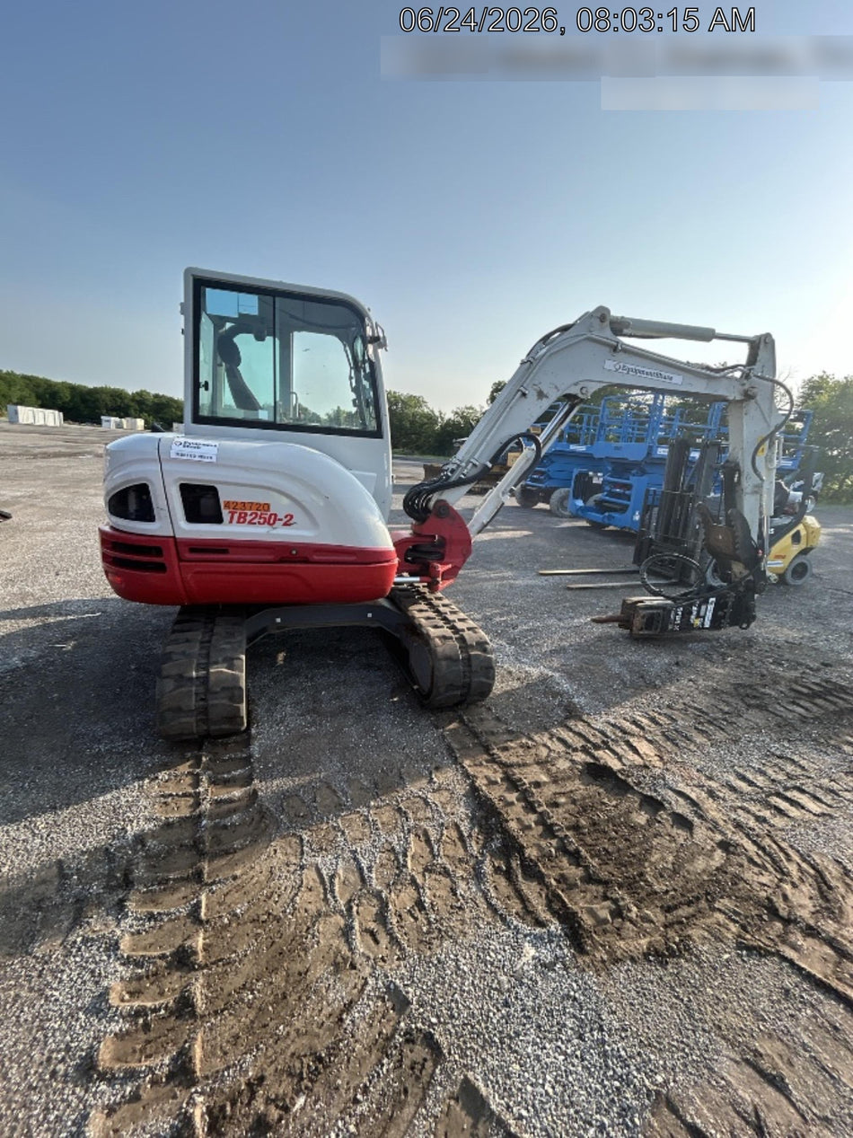 2024 TAKEUCHI TB250-2CR