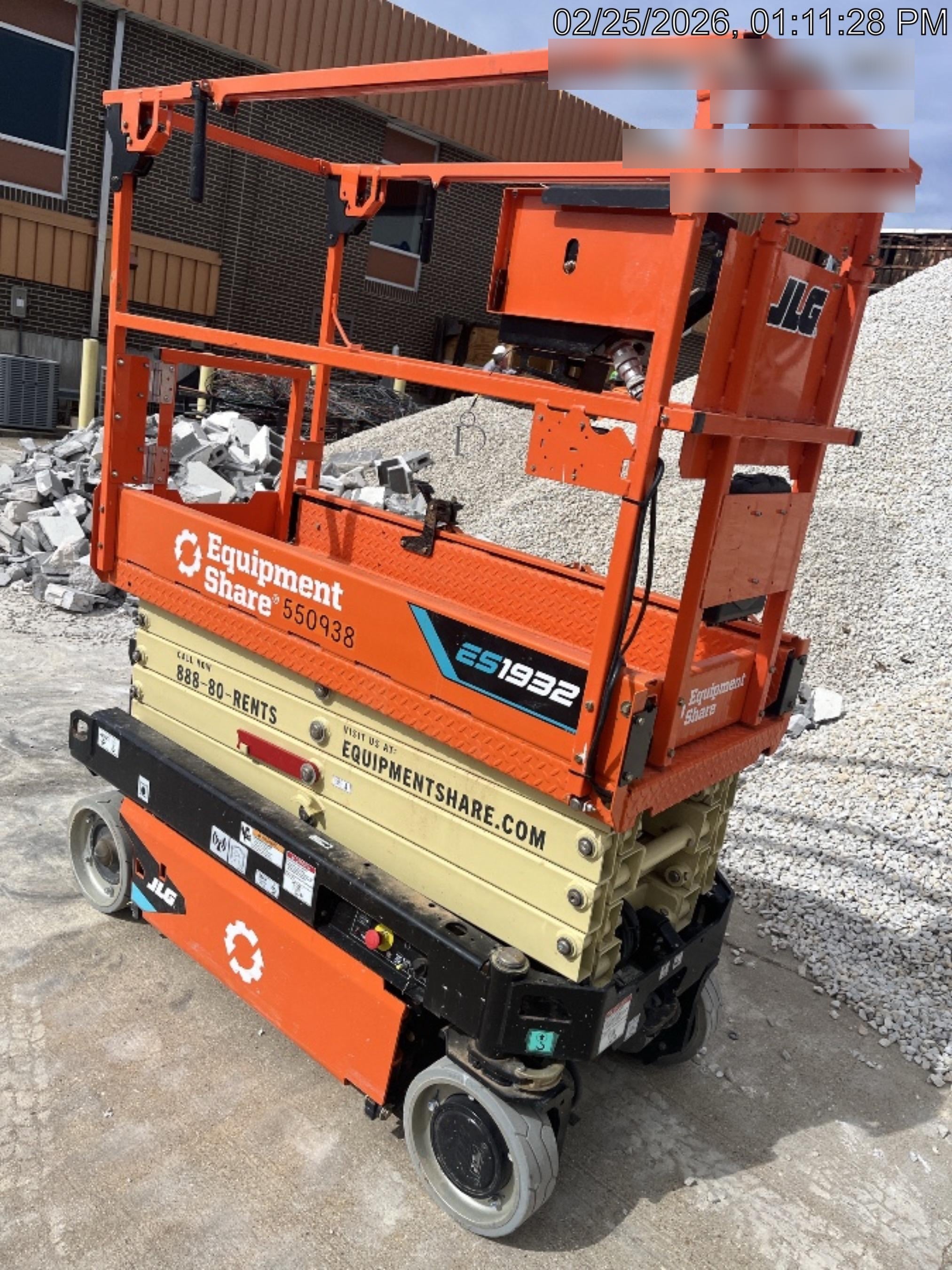 2025 JLG ES1932