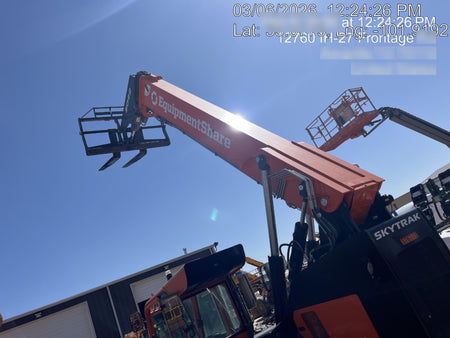 2023 SKYTRAK 8042