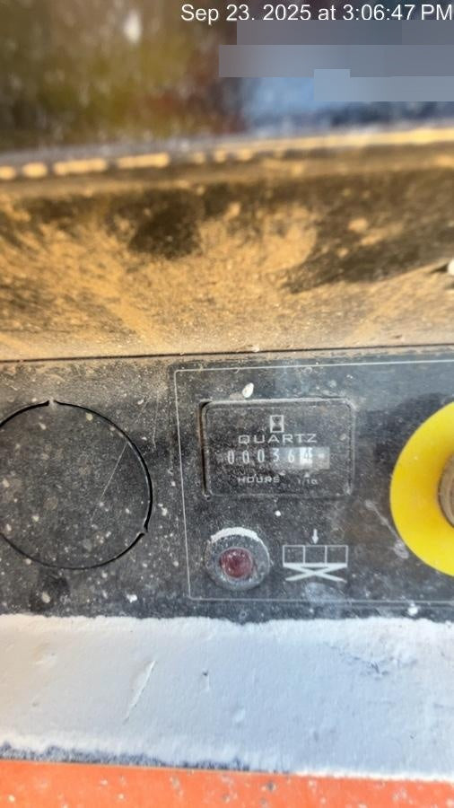 2023 JLG ES1932