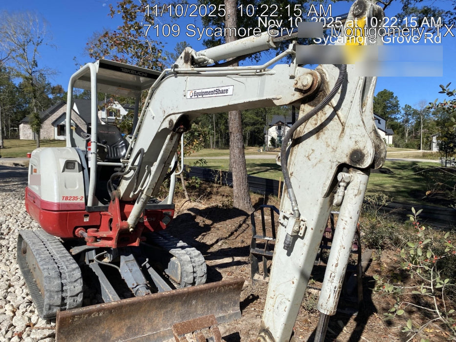 2021 TAKEUCHI TB235-2R