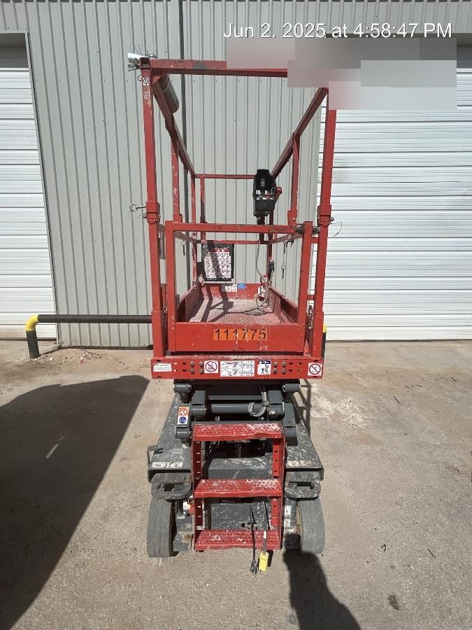 2020 Skyjack SJIII-3219 Solid NM Tires, Half height spring hinged entry gate, Dual Beacons, 800W Inverter