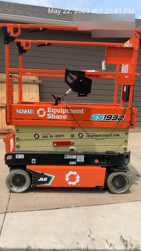 2023 JLG ES1932