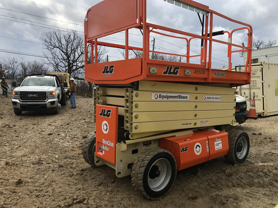 2019 JLG 4069LE
