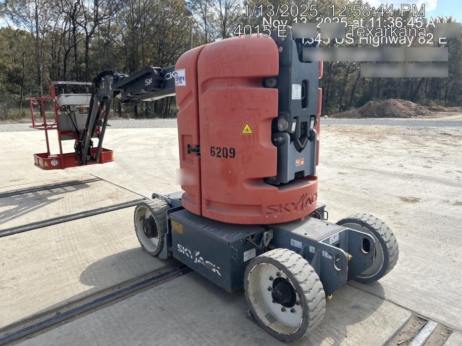 2017 SKYJACK SJ30 AJE